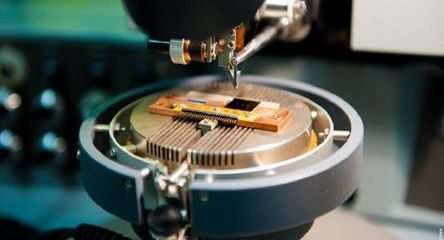 新材料突破 俄科學(xué)家研發(fā)出革命性電子專用材料，助力設(shè)備微型化與高速化